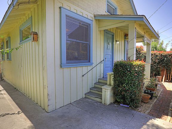 2nd image of 211 W Micheltorena St