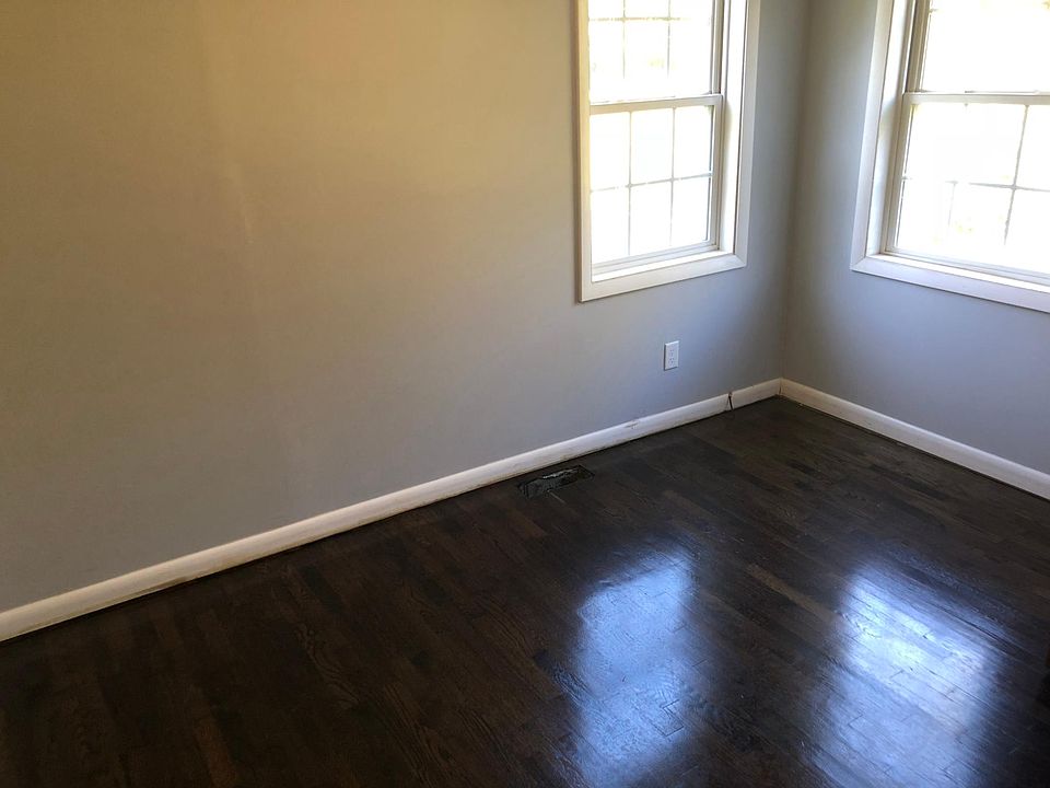1st image of 264 Fairview Dr SE