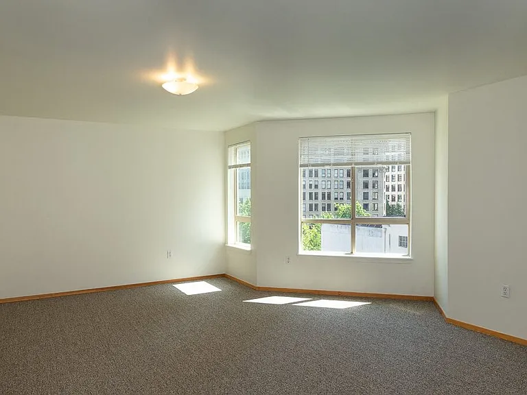 Gilmore Apartments — Photo 9