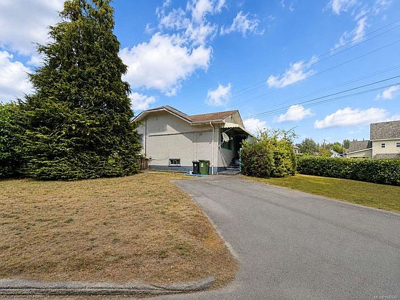 3rd image of 4311 N Park Dr