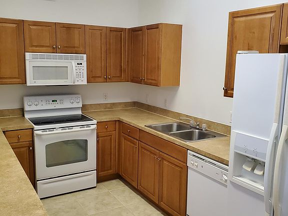 5th image of 1040 Hancock Creek South Blvd APT 204
