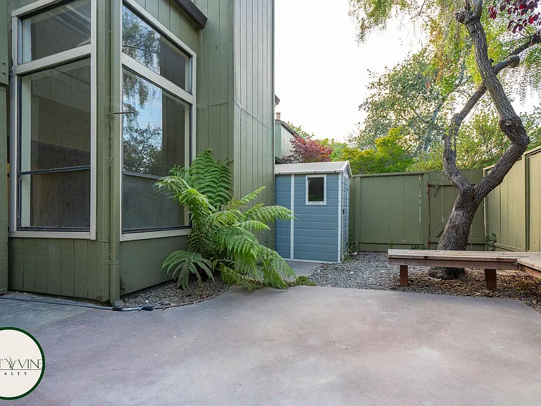 2705 Subec Ln — Photo 4