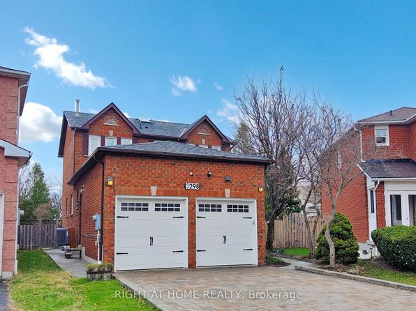 3298 Pilcom Cres, Mississauga, ON L5B 3X4