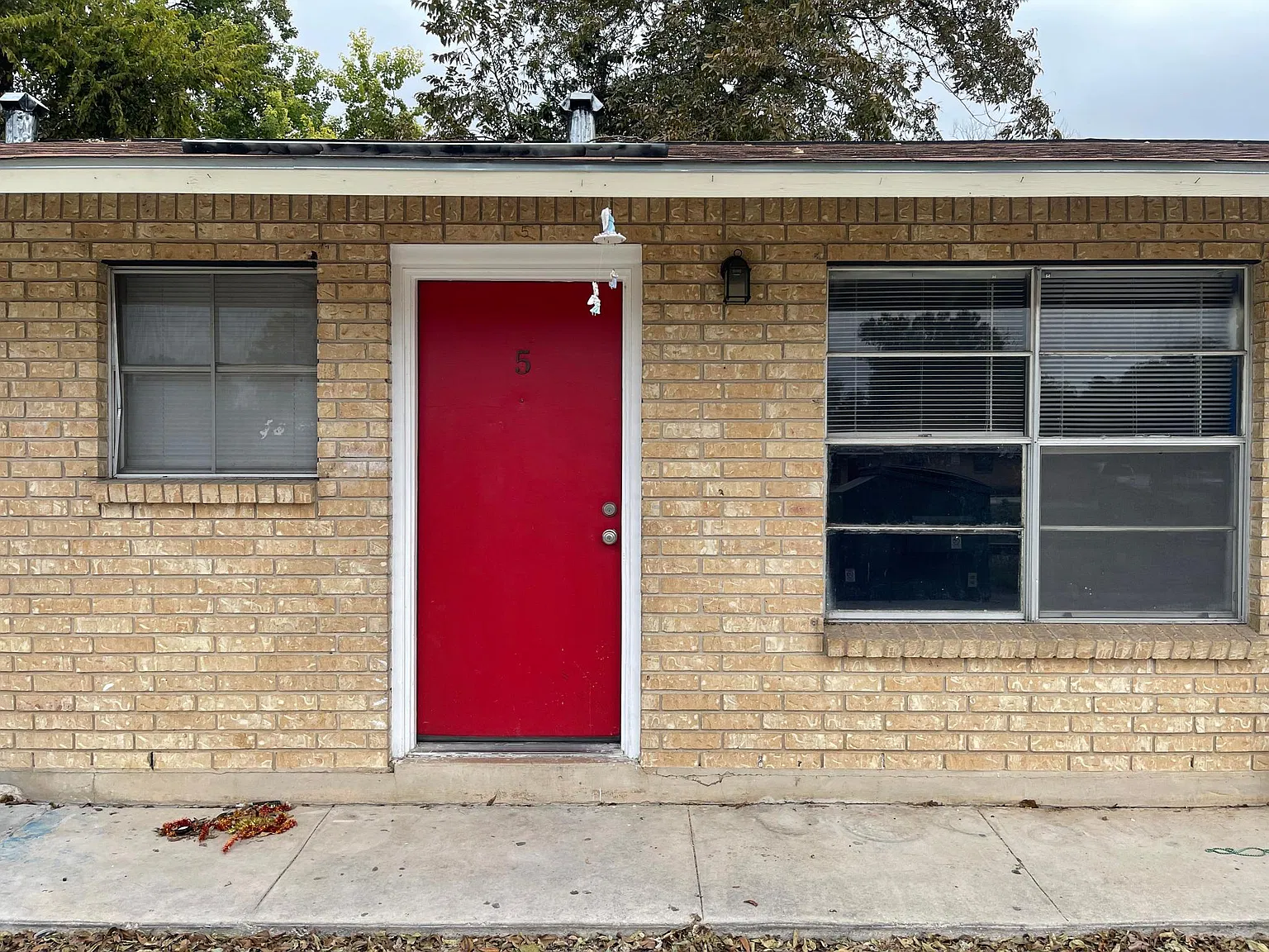 643 W Summit Ave — Photo 4