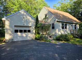 100 Woods Rd, Falmouth, ME 04105