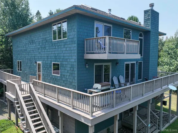 9477 Goodell Rd, Eagle Harbor, MI 49950