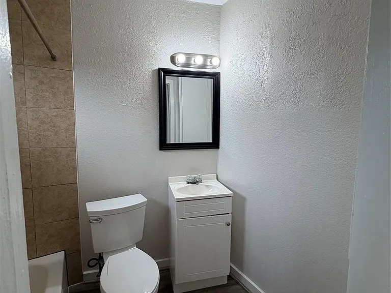 4811 Oakland St #6 — Photo 12