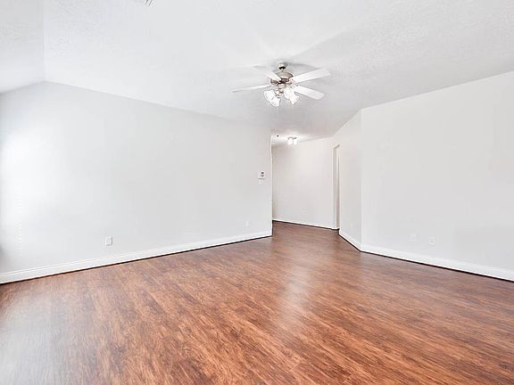 4th image of 17806 Laurelton Dr
