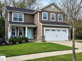 465 Edgewood Pass, Fenton, MI 48430