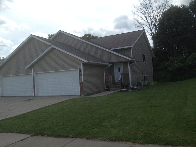 2nd image of 790 Diamond Ln