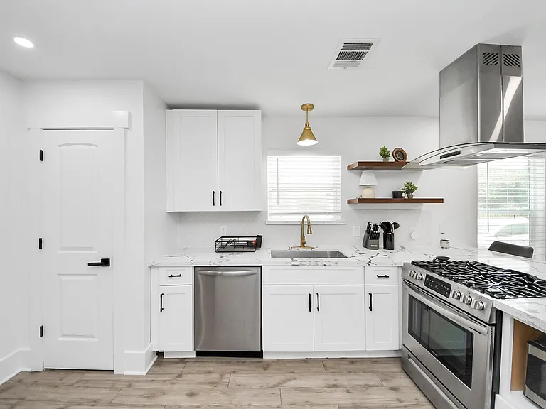 7003 Darien St — Photo 21