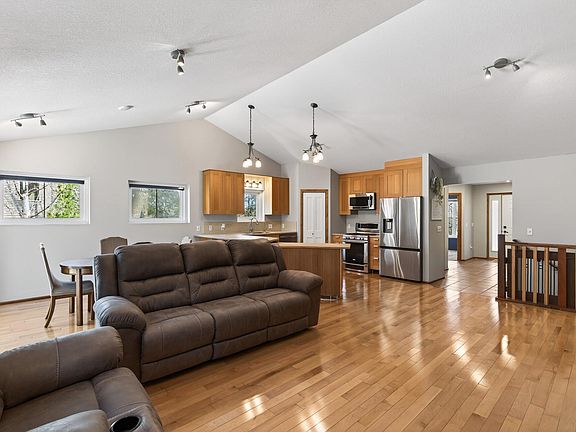 5th image of 13593 Embry Way