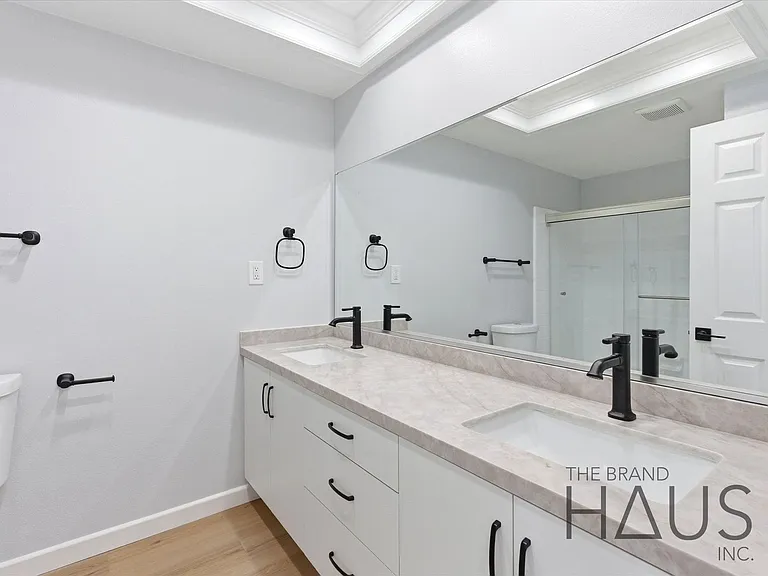 6861 Defiance Dr — Photo 22