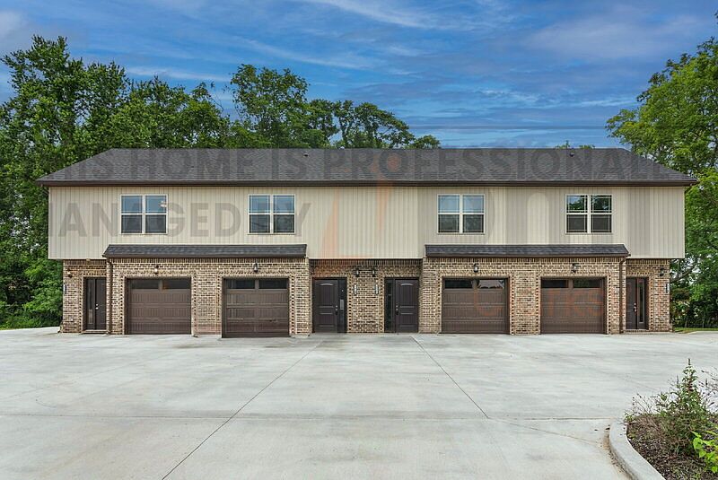 1st image of 402 Shelby St #B