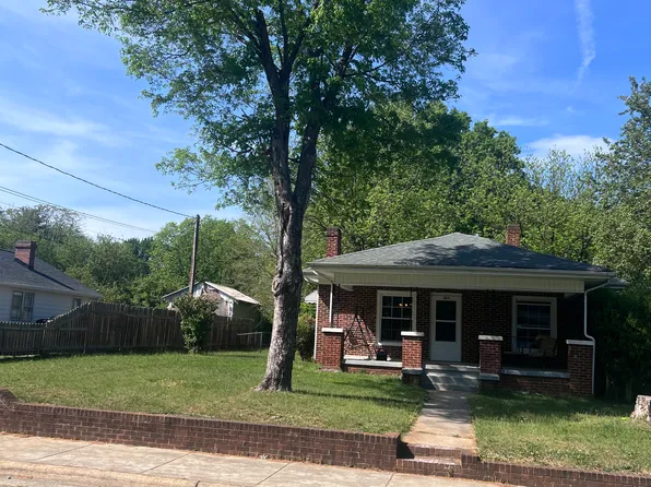 2815 Broadbay Dr, Winston Salem, NC 27107