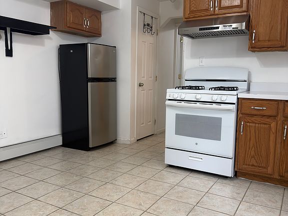 3rd image of 375 Seaview Ave #1