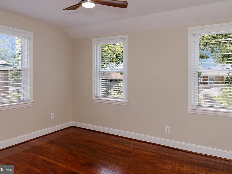 632 Faraday Pl NE — Photo 18