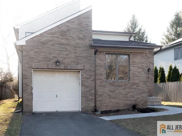 4 Parkview Ter, Highland Park, NJ 08904