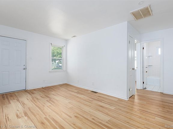 4th image of 18777 Kingsville St
