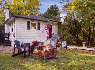 9 Oliver Rd, Landing, NJ 07850