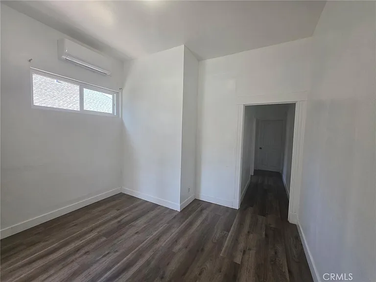 2223 E 2nd St #1 — Photo 7