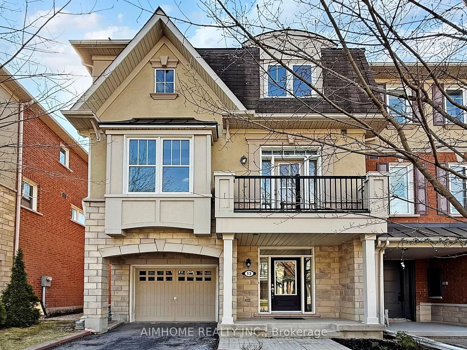 13 Yates Ave photo 1