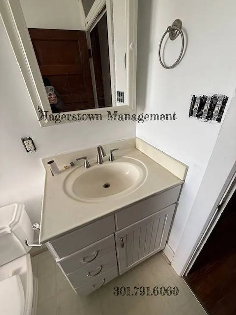 Beautiful 3 BR 1 BA Duplex — Photo 4