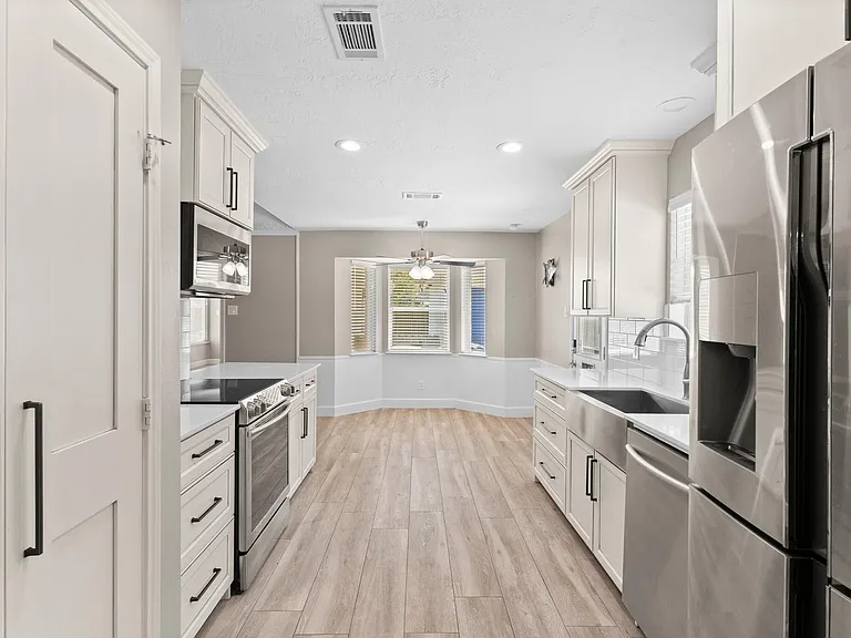 27234 Wells Ln — Photo 3