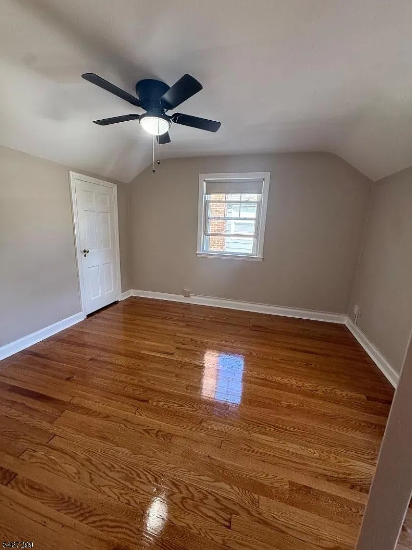 3 bed, 2.0 bath, $3,900 — Photo 4