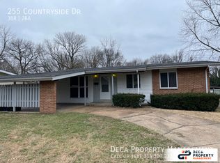 255 Countryside Dr, Florissant, MO 63033