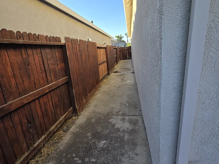 514 Rodeo Grounds Way — Photo 34
