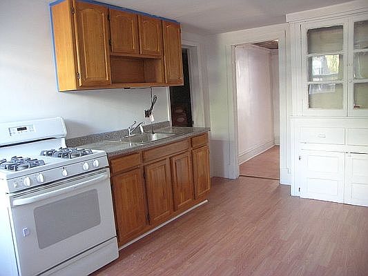 2nd image of 155 31st St #1