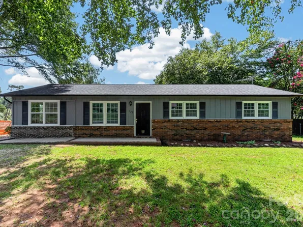 123 Robinette Ln, Statesville, NC 28625