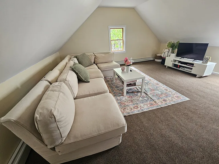 134 Woodlawn Ave #4 — Photo 6