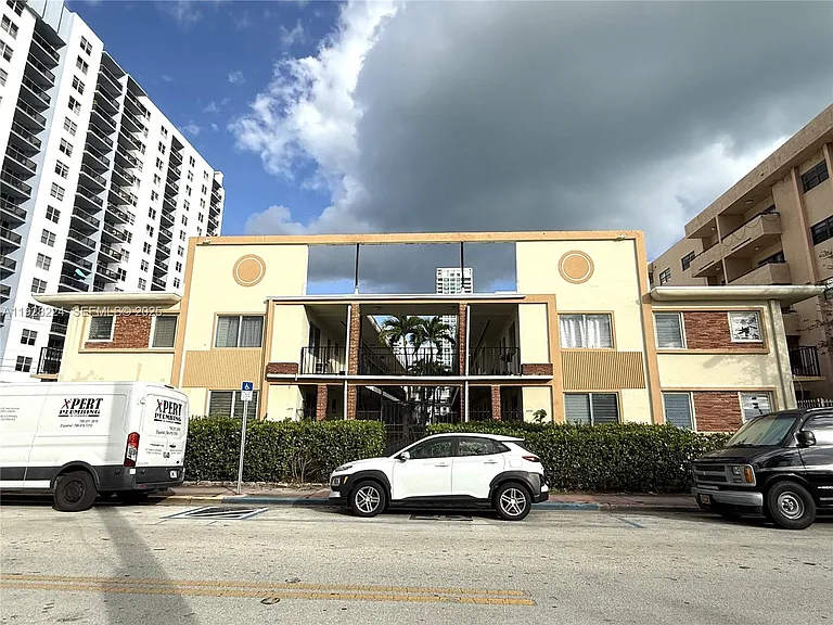 6885 Byron Ave #103 — Photo 18