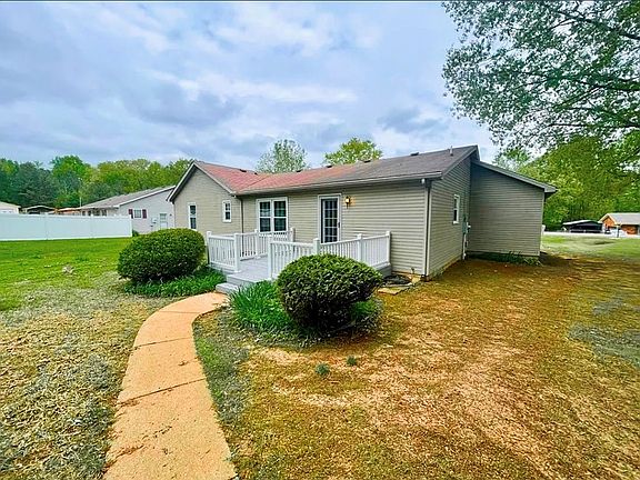 3rd image of 208 Greenwood Dr