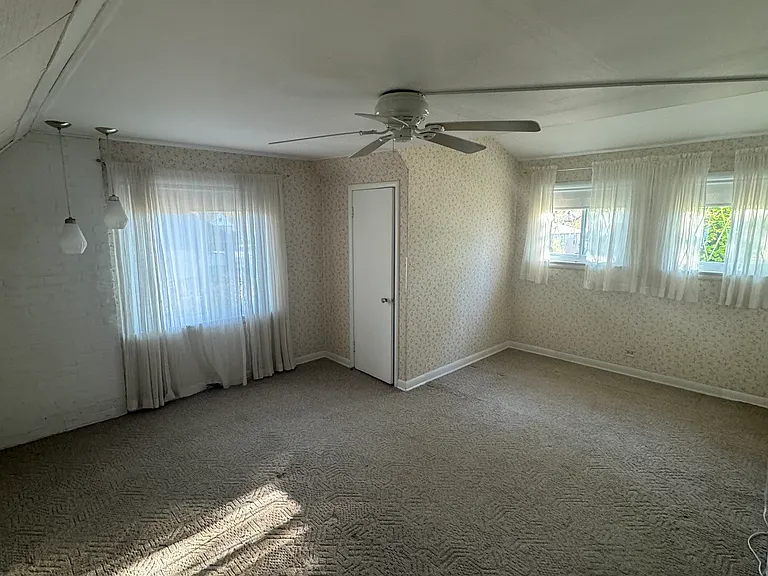 8920 Mason Ave — Photo 16