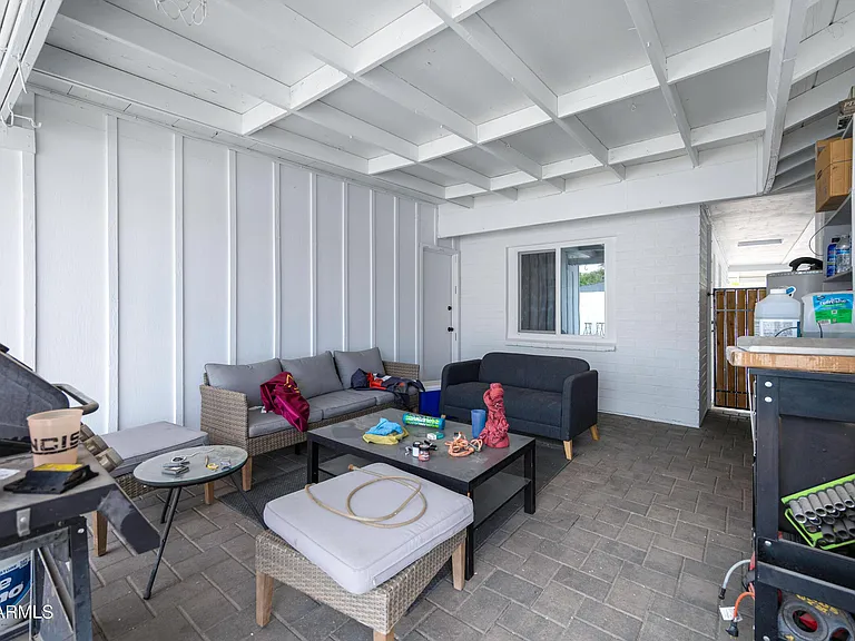 536 W 18th St — Photo 9