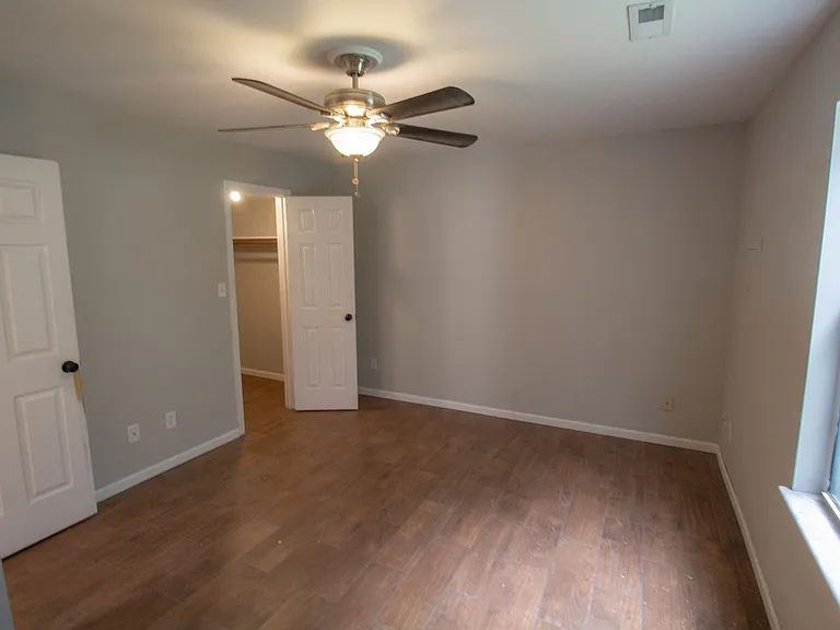 1509 Olympic Blvd — Photo 11