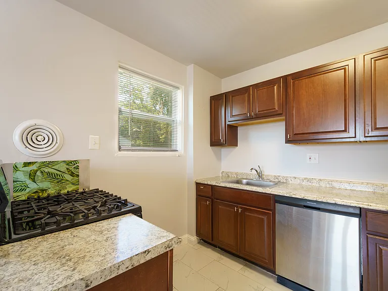 10024 Lorain Ave — Photo 10