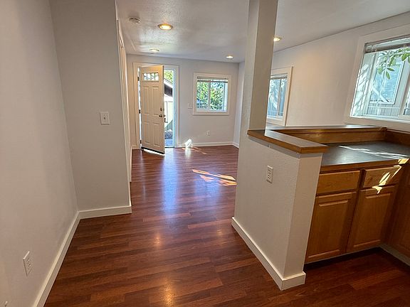 4th image of 320 S Lafayette Ave APT 2