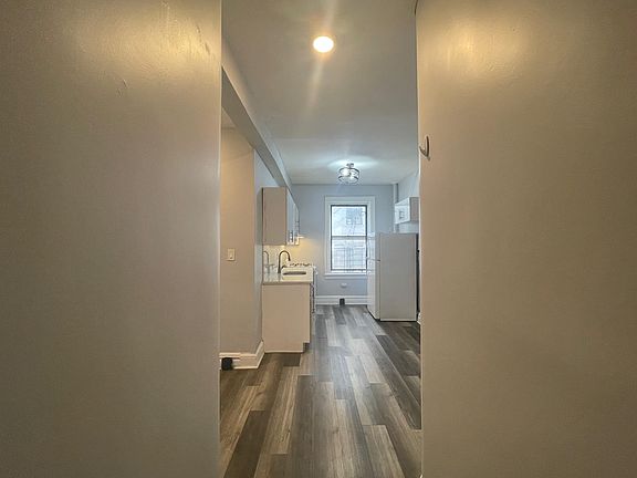 3rd image of 122 Corbin Ave #32E
