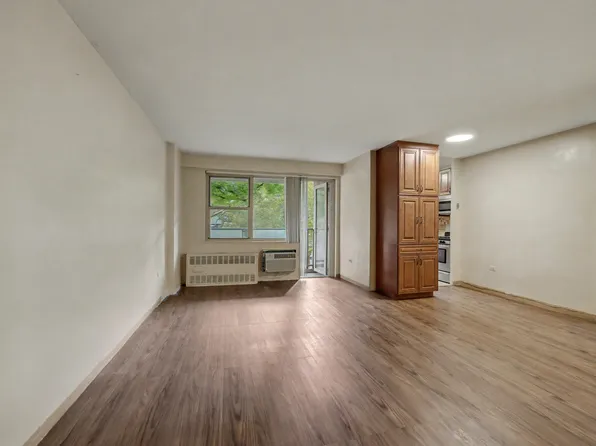 190 Cozine Avenue image 11 of 26