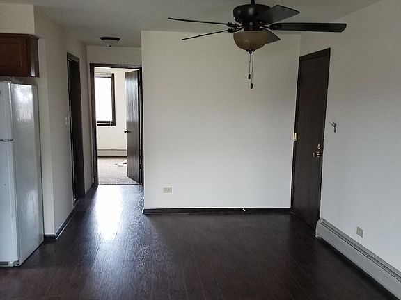 5th image of 15726 Lake Dr APT 2BL