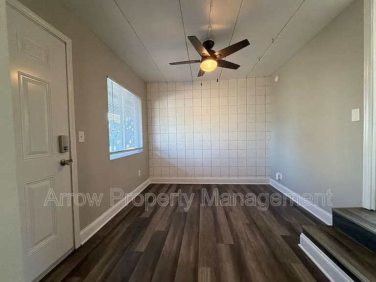 867 N 26th St #203 — Photo 3
