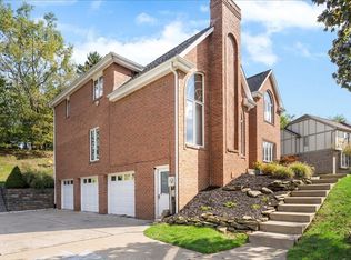 121 Foxwood Dr, Wexford, PA 15090