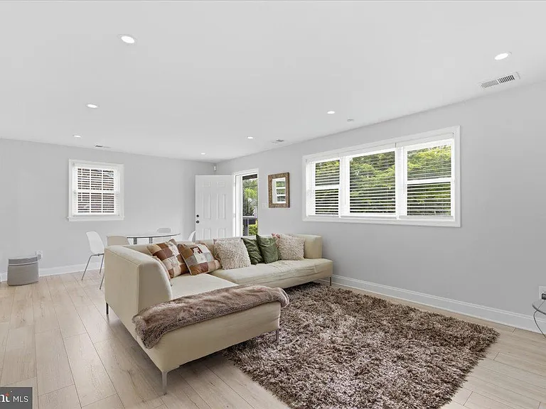 3823 Duke St — Photo 9