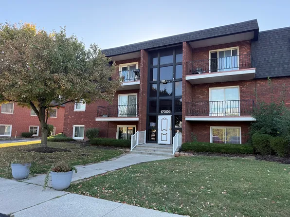 17006 Novak Dr APT 102, Hazel Crest, IL 60429