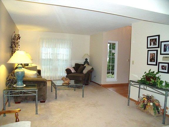 3rd image of 822 Brandt Dr