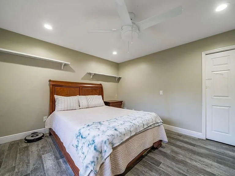 775 Howard St — Photo 20